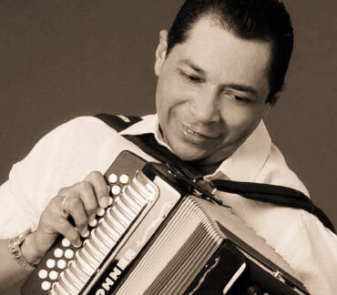 Cantando se despidió Rafael Orozco de su pueblo Becerril