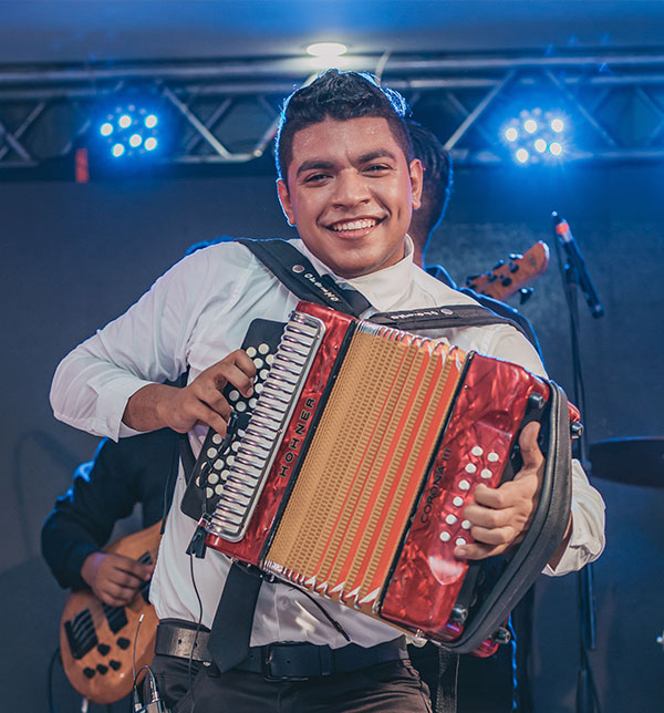 Crónica La canción para Alberto 'Beto' Rada, el papá guerrero – Festival  Vallenato | Fundación Festival de la Leyenda Vallenata