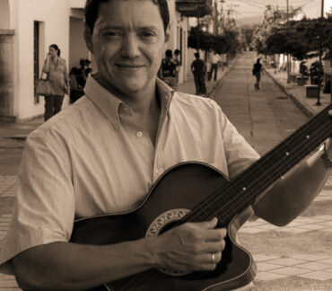 Ambiente festivalero se vivió en la Galería Popular con la primera toma del Festival a las Comunas