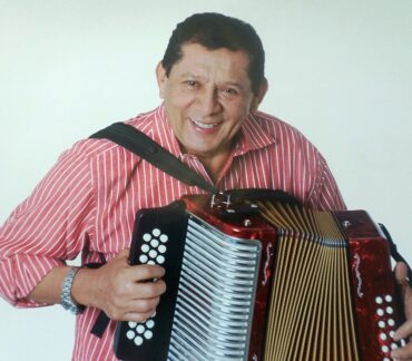 Emilianito Zuleta quisiera morirse soñando, sin darse cuenta que la vida se le ha ido