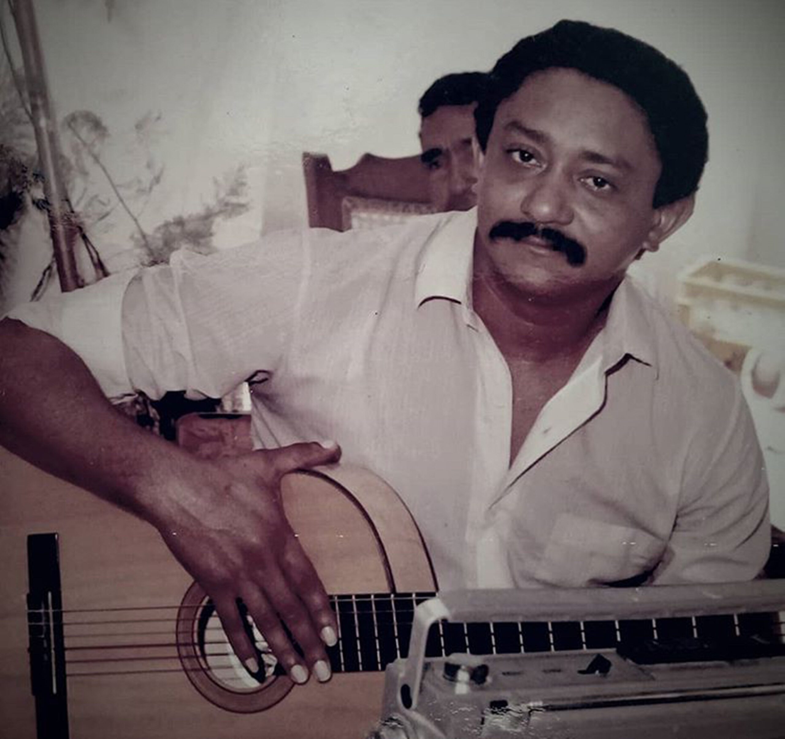 En los cantos vallenatos está la fórmula para cambiar la guerra por paz y amor