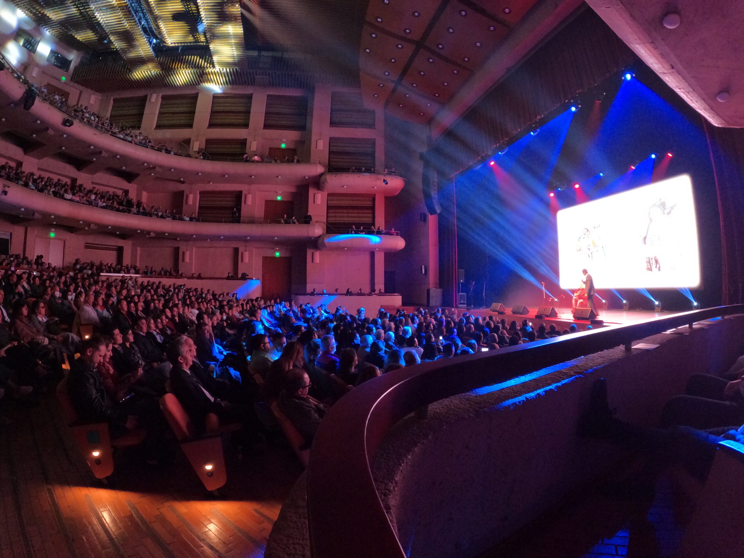 En el Teatro Mayor Julio Mario Santo Domingo de Bogotá, se vivió la magia de la música vallenata