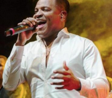 Omar Geles comenzó con la canción ‘Te esperaré’, hasta ‘Lo que vivió mamá’