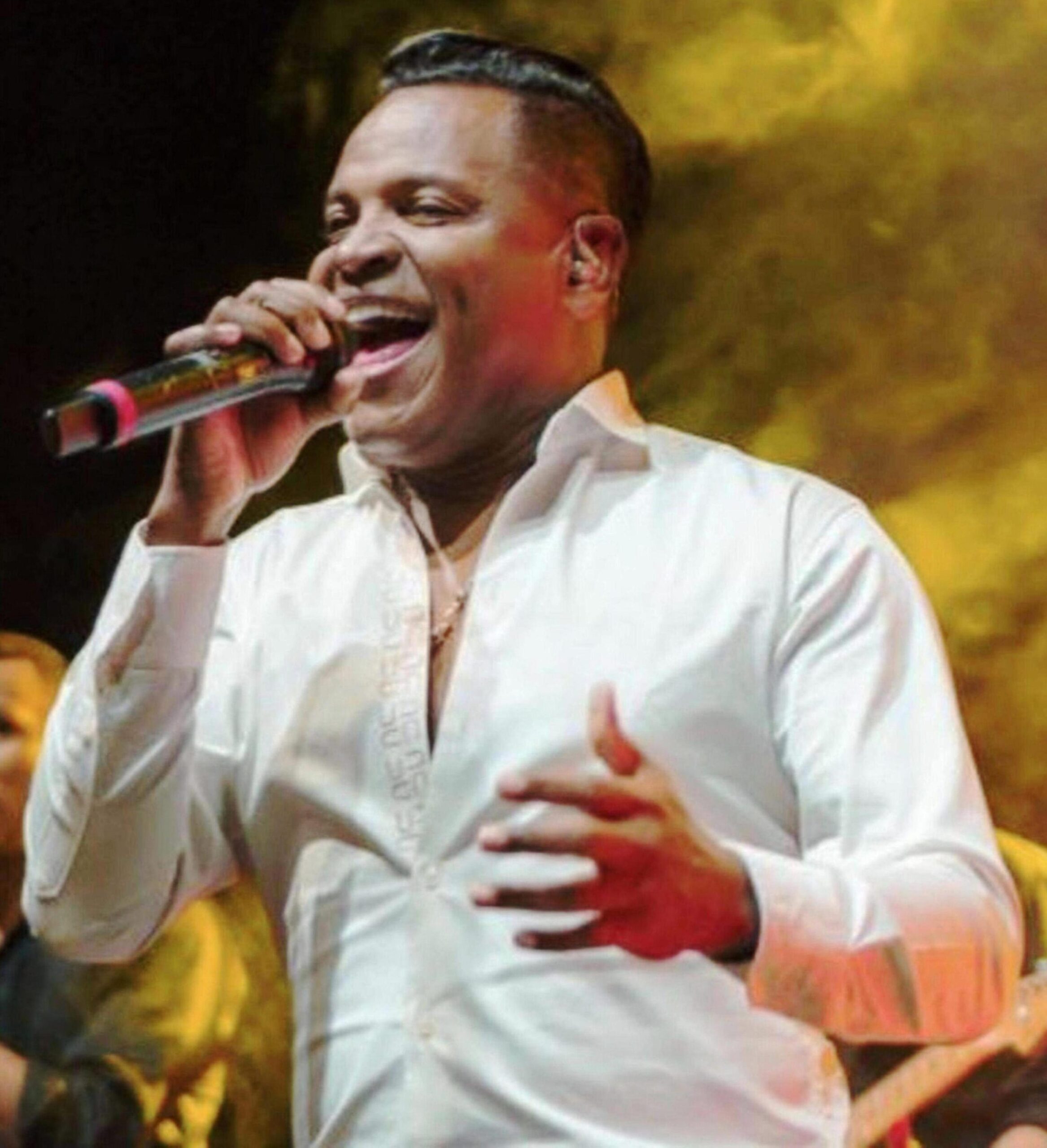 Omar Geles comenzó con la canción ‘Te esperaré’, hasta ‘Lo que vivió mamá’